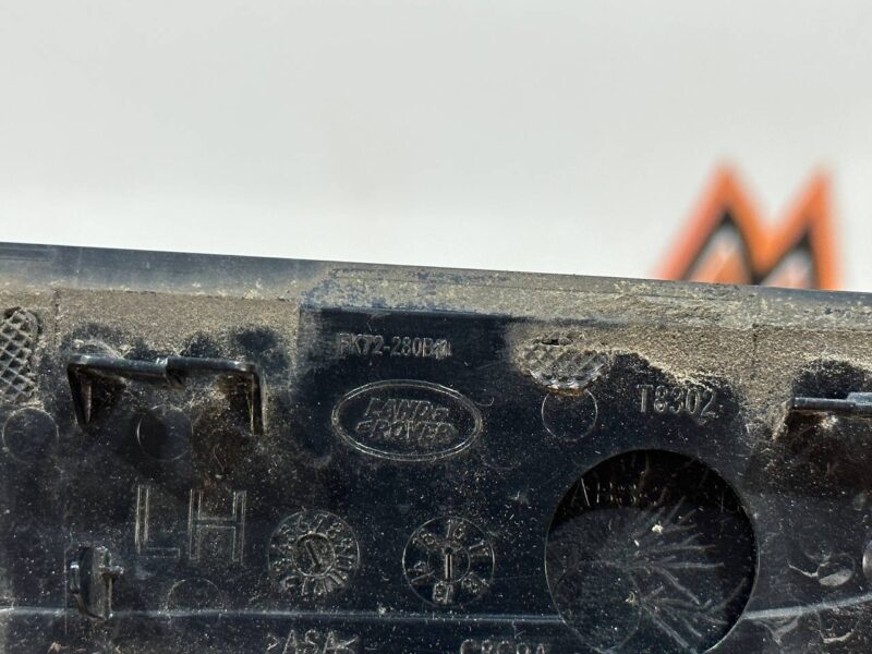 LR058539 Front left fender grille Land Rover Discovery Sport L550 (2015-) Used cost 100 € in stock 2 pcs.