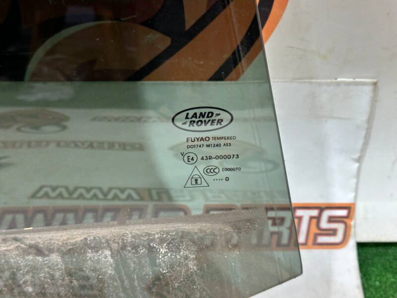 LR058834 Door glass rear right Land Rover Discovery Sport L550 Used cost 125 € in stock 7 pcs.