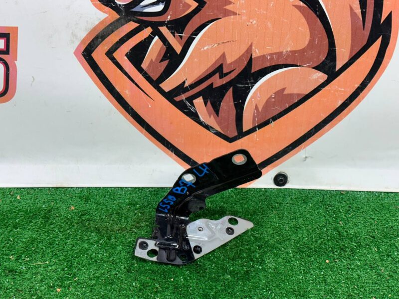 LR061259 Left wing mounting bracket Land Rover Discovery Sport L550 (2015-) Used cost 25 € in stock 4 pcs.