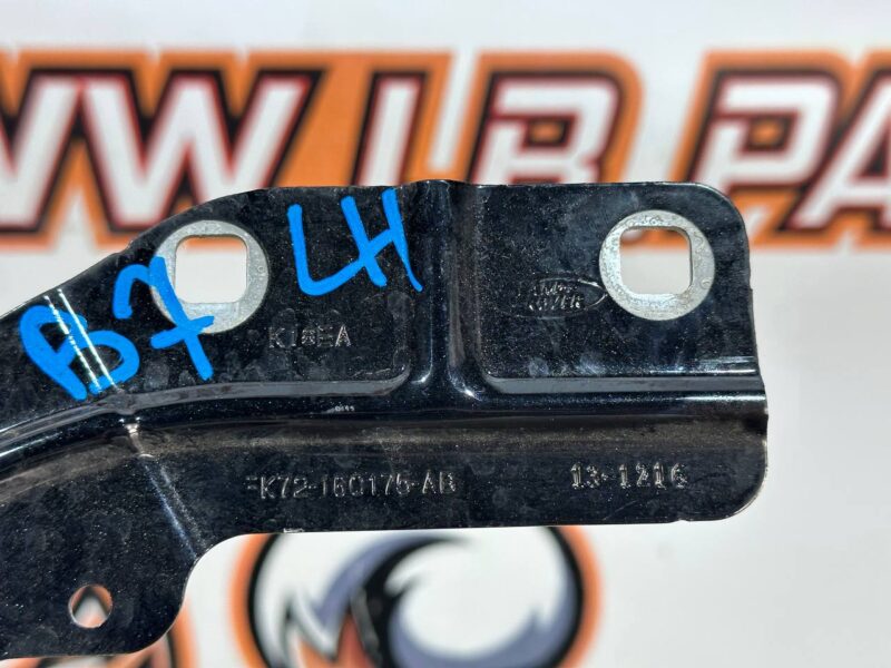 LR061259 Left wing mounting bracket Land Rover Discovery Sport L550 (2015-) Used cost 25 € in stock 4 pcs.