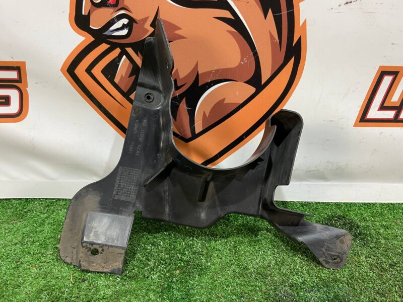 LR065120 Engine boot left Land Rover Discovery Sport L550 (2015-) Used cost 15 € in stock 5 pcs.