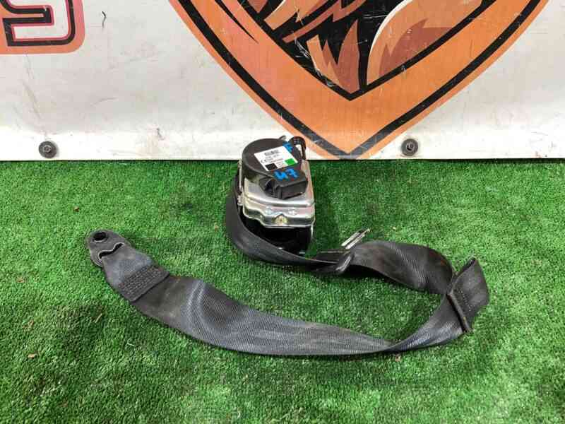 LR072151 Front right seat belt Land Rover Discovery Sport L550 (2015-) Used cost 150 € in stock 3 pcs.