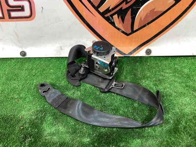LR072151 Front right seat belt Land Rover Discovery Sport L550 (2015-) Used cost 150 € in stock 3 pcs.