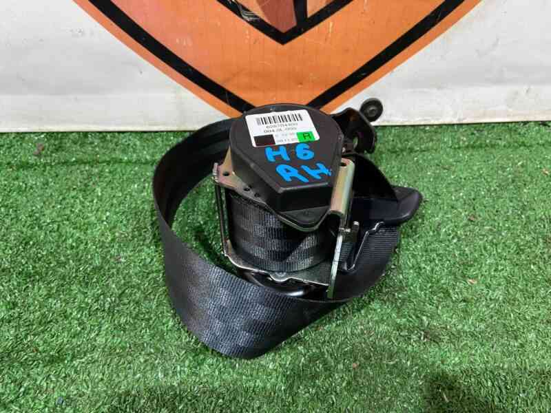 LR072154 Seat Belt Rear Right Land Rover Discovery Sport L550 (2015-) Used cost 100 € in stock 3 pcs.