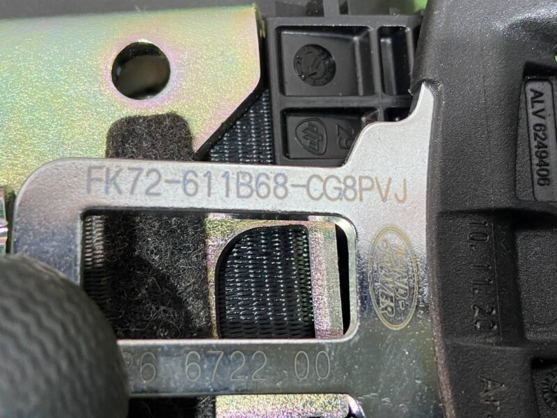 LR072154 Seat Belt Rear Right Land Rover Discovery Sport L550 (2015-) Used cost 100 € in stock 3 pcs.