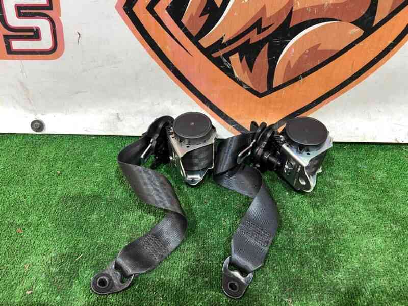 LR072154 Seat Belt Rear Right Land Rover Discovery Sport L550 (2015-) Used cost 100 € in stock 3 pcs.