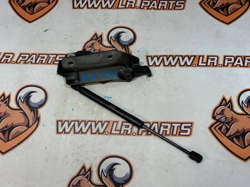 LR075405 Hood hinge right Land Rover Discovery Sport L550 (2015-) Used cost 45 € in stock 6 pcs.