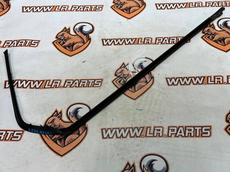LR076577 Rear door seal left Land Rover Discovery Sport L550 (2015-) Used cost 50 € in stock 2 pcs.