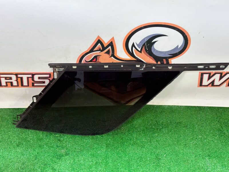 LR078379 Side right rear glass for Land Rover Discovery Sport L550 (2015-) Used cost 150 € in stock 4 pcs.