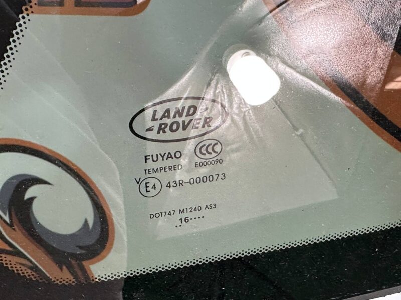 LR078379 Side right rear glass for Land Rover Discovery Sport L550 (2015-) Used - Image 13