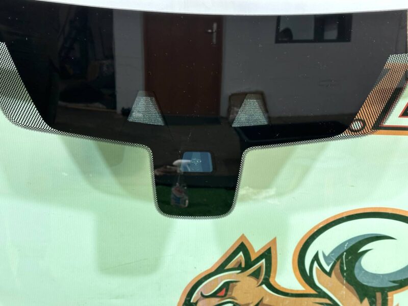 LR079645 Windshield Land Rover Discovery Sport L550 (2015-) Used cost 300 € in stock 3 pcs.
