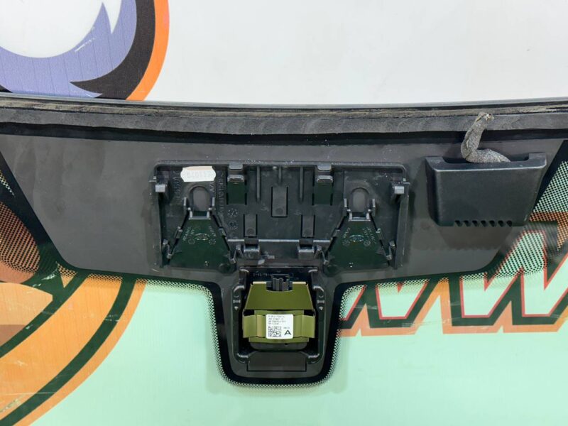 LR079645 Windshield Land Rover Discovery Sport L550 (2015-) Used - Image 15