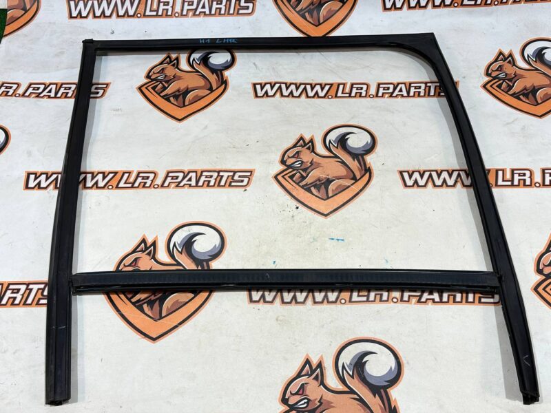 LR080132 Glass guide of the rear left door Range Rover L405 (2013-2021) Used cost 25 € in stock 1 pcs.