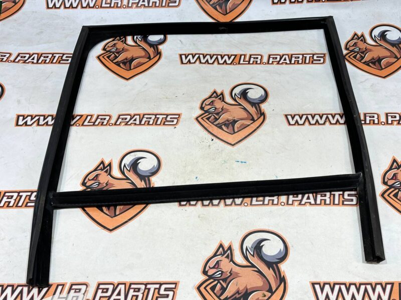 LR080132 Glass guide of the rear left door Range Rover L405 (2013-2021) Used cost 25 € in stock 1 pcs.