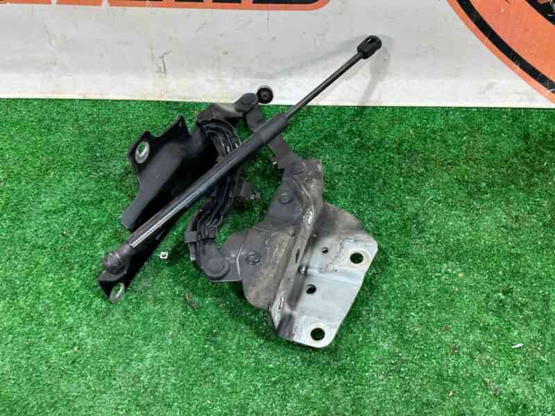 LR080203 Hood hinge right Land Rover Discovery 5 L462 (2017-) used - Image 16