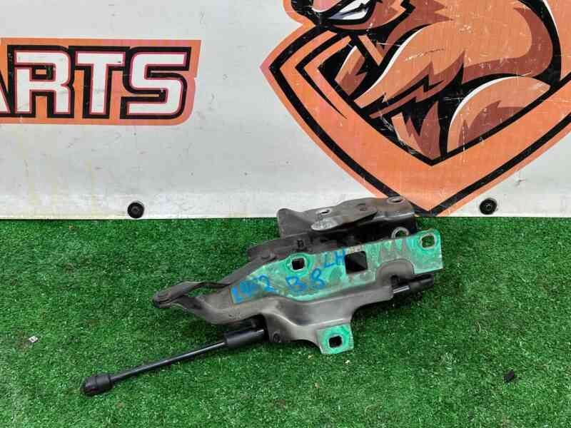 LR080204 Hood hinge left Land Rover Discovery 5 L462 (2017-) used - Image 16
