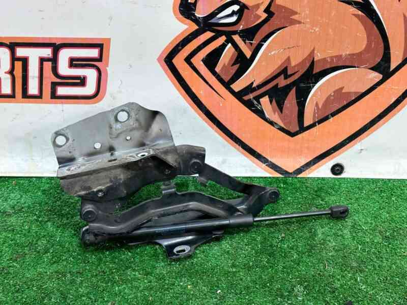 LR080204 Hood hinge left Land Rover Discovery 5 L462 (2017-) used - Image 17