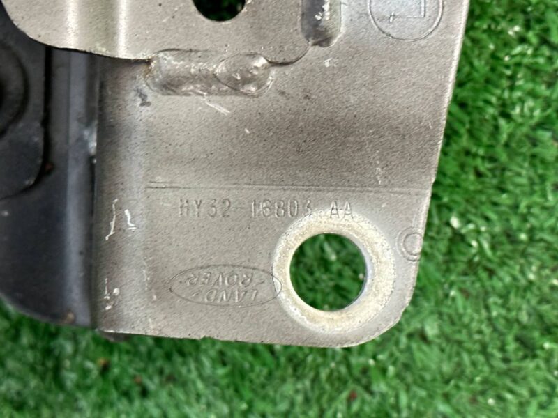 LR080204 Hood hinge left Land Rover Discovery 5 L462 (2017-) used - Image 18