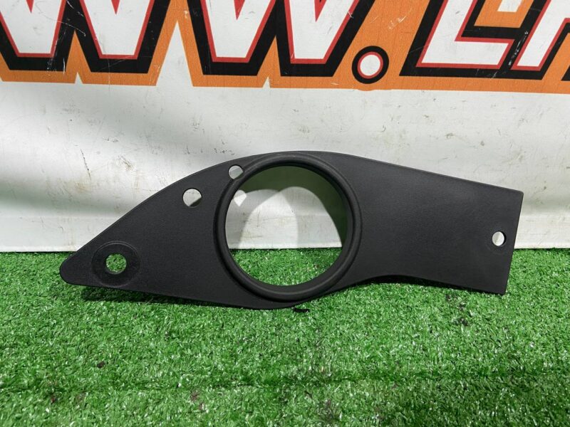 LR082523 Left engine compartment cover LAND ROVER DISCOVERY 5 (L462) Used cost 23,64 € in stock 1 pcs.
