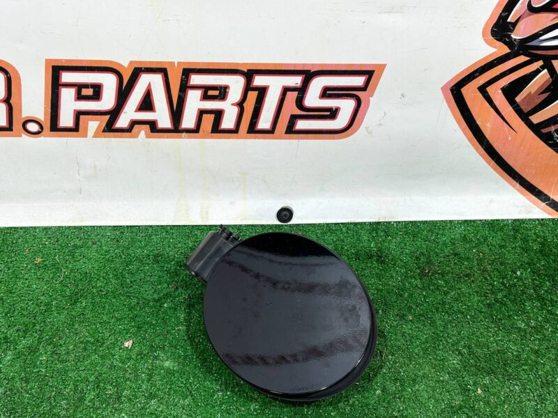 LR082816 Tank flap Land Rover Discovery 5 L462 (2017-) USED cost 75 € in stock 3 pcs.