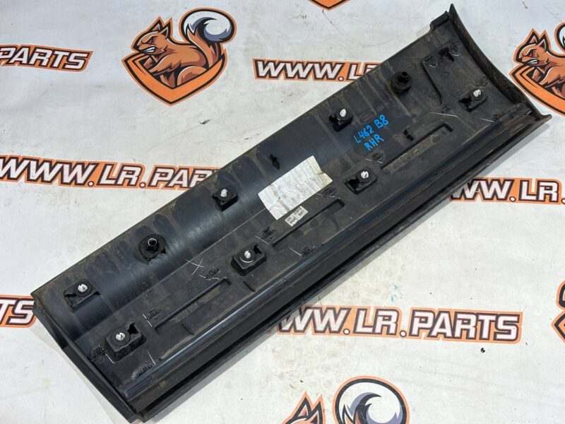 LR082944 Exterior door molding rear right Land Rover Discovery 5 L462 (2017-) used - Image 15