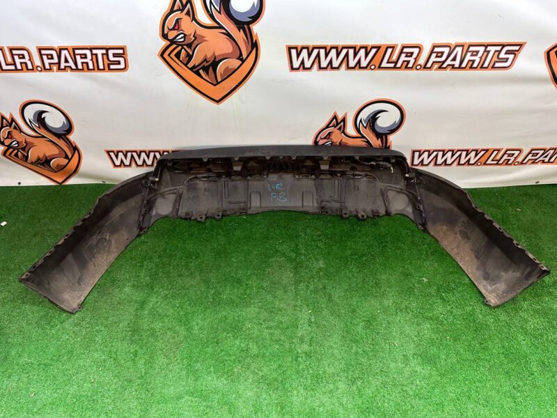 LR083022 Rear bumper Land Rover Discovery 5 L462 Used cost 300 € in stock 2 pcs.