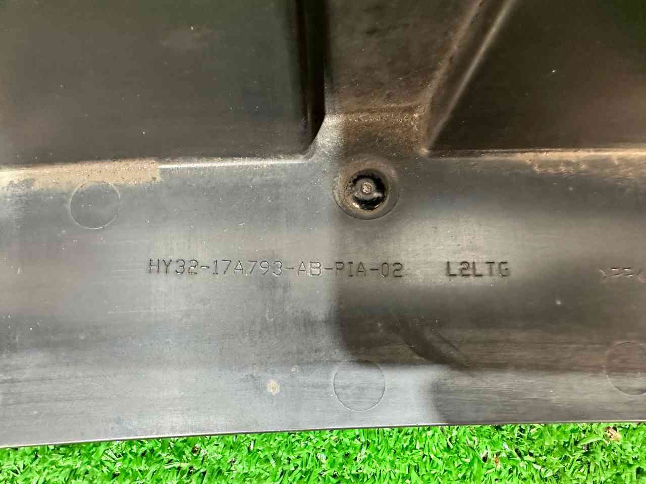 LR083117 Front bumper mounting bracket Land Rover Discovery 5 L462 (2017-) used - Image 20