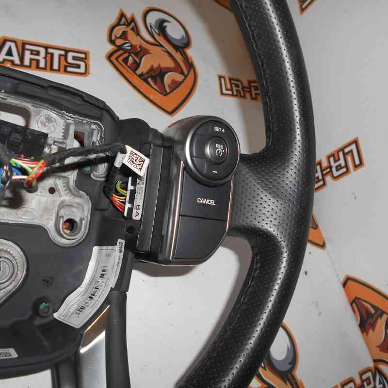 LR087480 Right Steering Wheel Switch Button for Range Rover L405 (2013-2021) cost 48 € in stock 1 pcs.