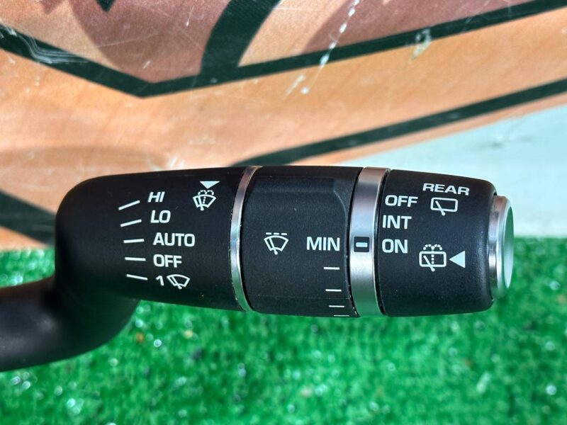 LR088266 Steering column switch assembly Land Rover Discovery Sport L550 (2015-) Used cost 100 € in stock 2 pcs.