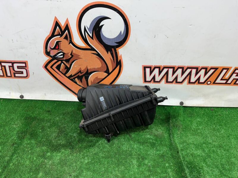 LR095789 Air filter housing right Range Rover Sport L494 (2014-2022) Used - Image 15