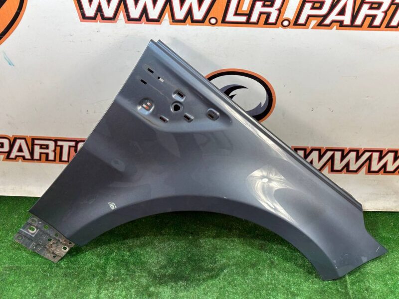 LR100544 Front right wing 2018- Range Rover Sport L494 (2014-2022) Used cost 600 € in stock 4 pcs.