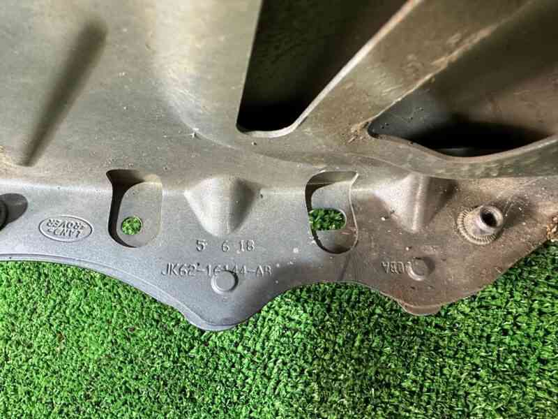 LR100544 Front right wing 2018- Range Rover Sport L494 (2014-2022) Used - Image 13