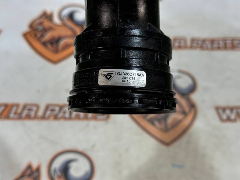 J9C7407 Intercooler pipe plastic Jaguar E-Pace X540 (2017-) Used cost 60 € in stock 1 pcs.