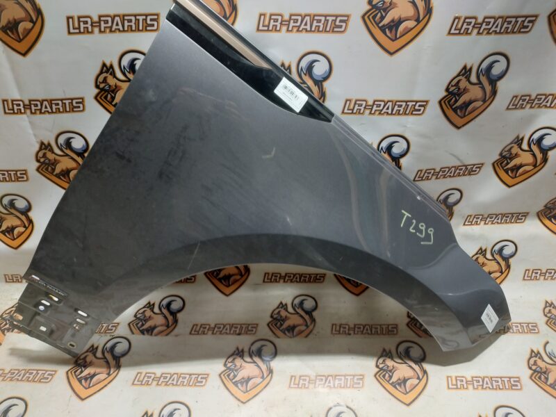 LR110615 Wing molding right Brunel Copper Range Rover Velar L560 (2018-) Used cost 60 € in stock 3 pcs.