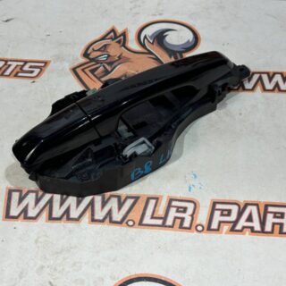 LR112363 Door handle outside front left assy Land Rover Discovery 5 L462 (2017-) used cost 30,79 € in stock 2 pcs.