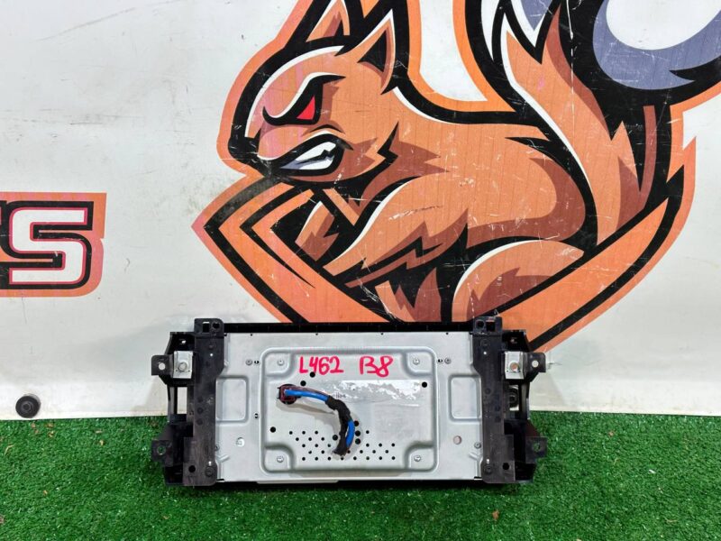 LR112397 Navigation display Land Rover Discovery 5 L462 (2017-) Used cost 265 € in stock 3 pcs.