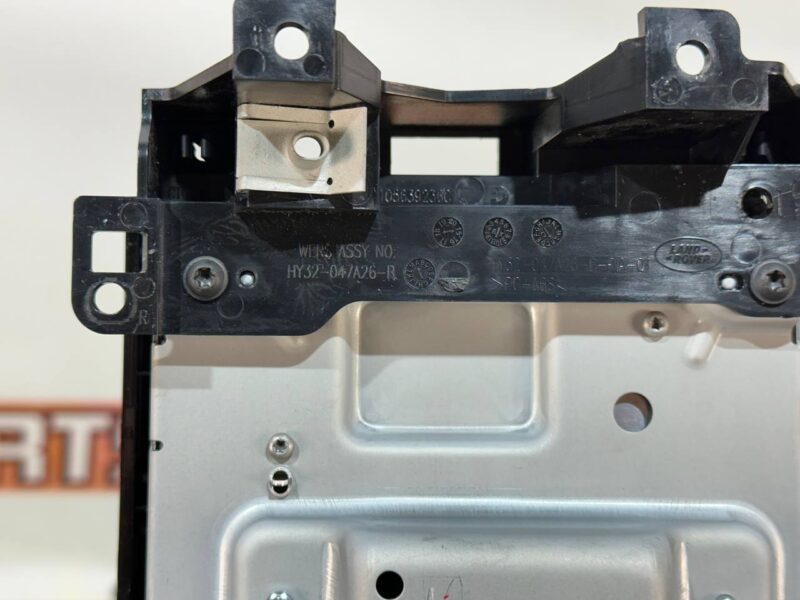 LR112397 Navigation display Land Rover Discovery 5 L462 (2017-) Used cost 265 € in stock 3 pcs.