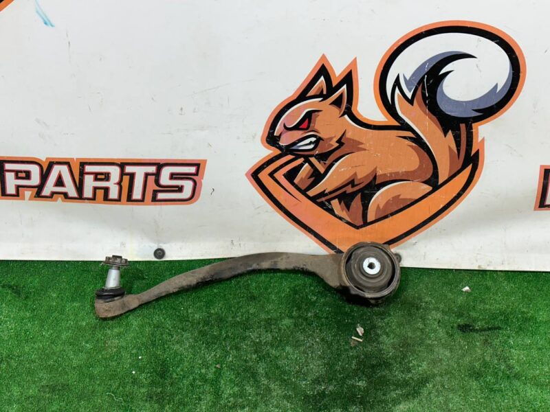 LR113307 Lever front left lower (front) Range Rover Sport L494 (2014-2022) USED cost 100 € in stock 16 pcs.