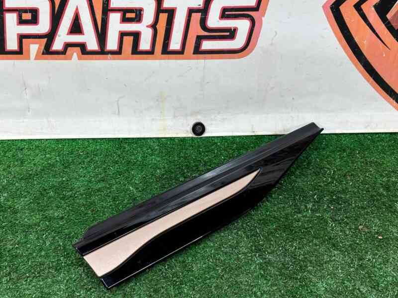 LR114470 Right wing molding Range Rover Evoque New L551 (2019-) Used cost 75 € in stock 2 pcs.