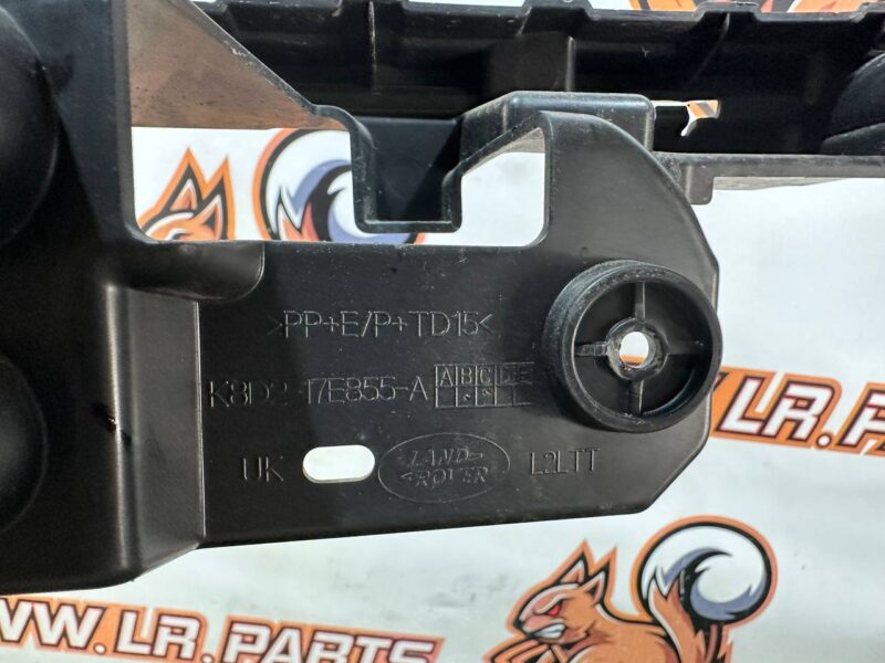 LR114957 Bracket rear bumper Range Rover Evoque New L551 (2019-) used cost 45 € in stock 1 pcs.