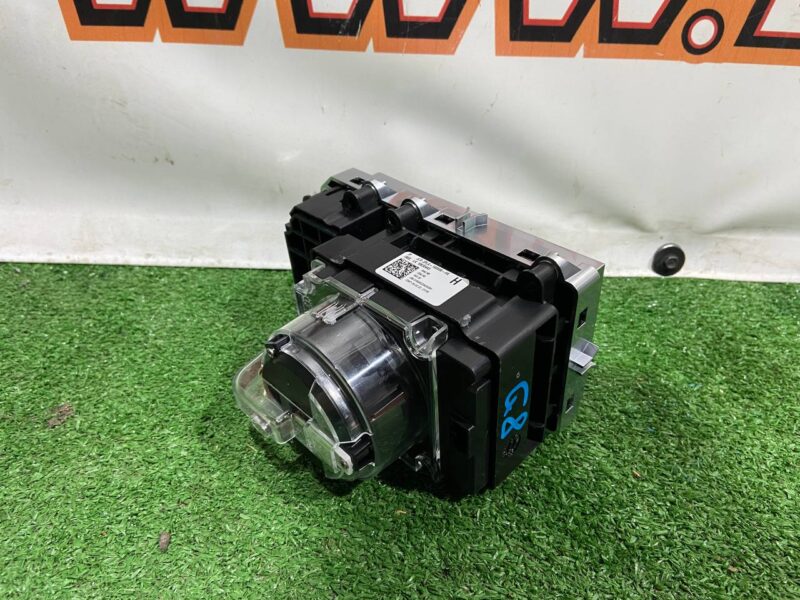 LR098561 Range Rover Sport L494 (2014-2022) Suspension Control Button Block Used cost 150 € in stock 3 pcs.