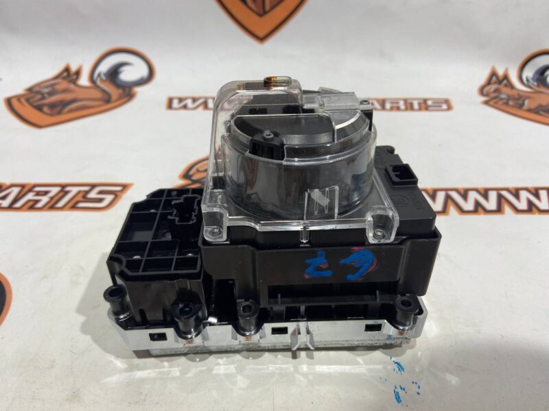 LR098561 Range Rover Sport L494 (2014-2022) Suspension Control Button Block Used cost 150 € in stock 3 pcs.