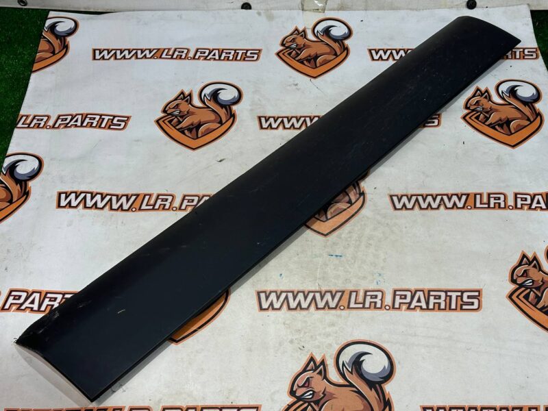 LR116797 Molding front left lower door Land Rover Discovery Sport L550 (2015-) Used cost 60 € in stock 3 pcs.
