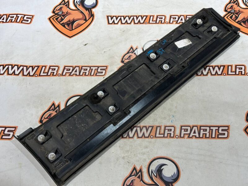LR116799 Door molding Rear left lower Land Rover Discovery Sport L550 (2015-) Used cost 50 € in stock 2 pcs.