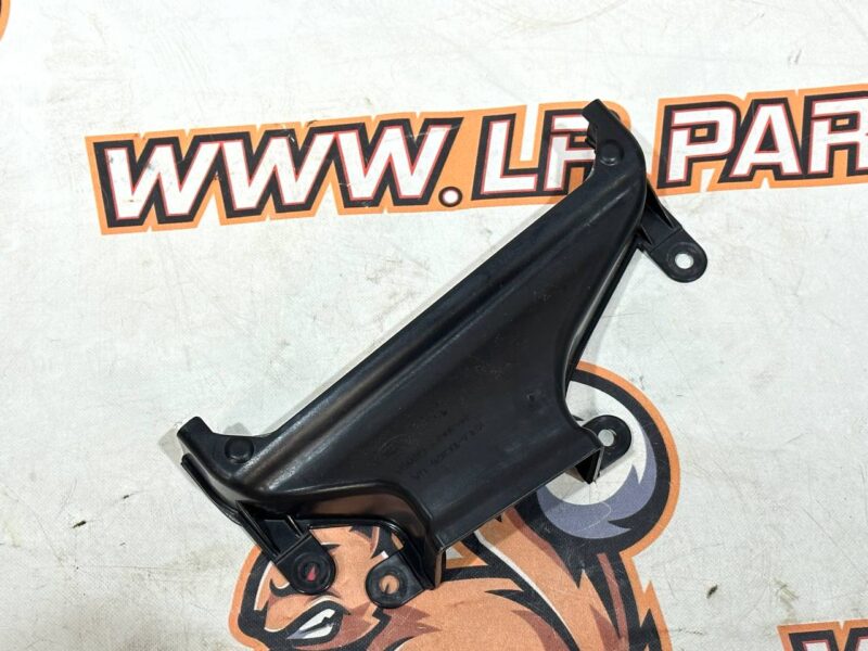 LR121208 Converter air duct Range Rover Sport L494 (2014-2022) used cost 30 € in stock 1 pcs.