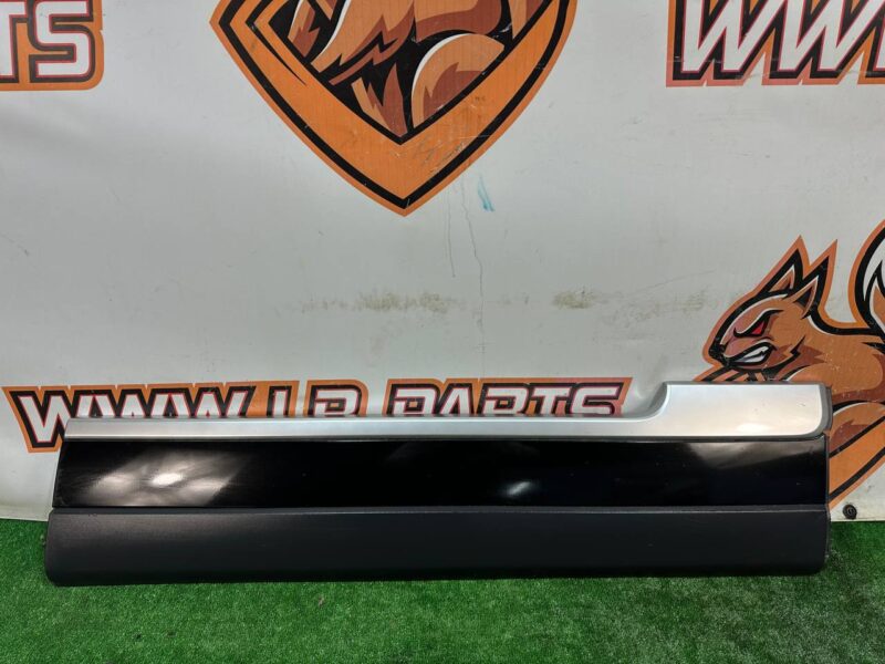 LR125980 Front right door molding Range Rover L405 (2013-2021) Used - Image 14