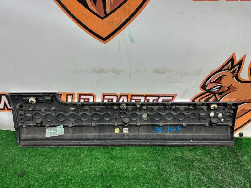 LR125980 Front right door molding Range Rover L405 (2013-2021) Used - Image 15