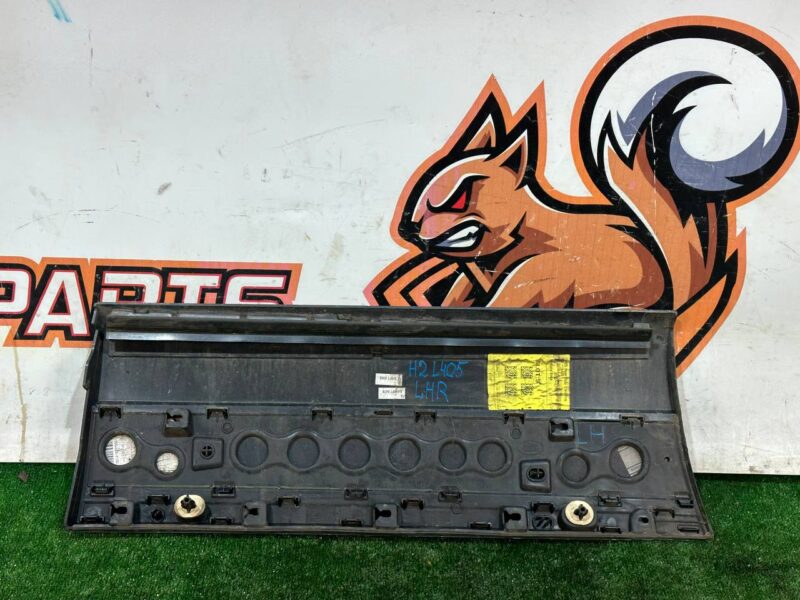 LR125983 Rear left door molding Range Rover L405 (2013-2021) Used - Image 12