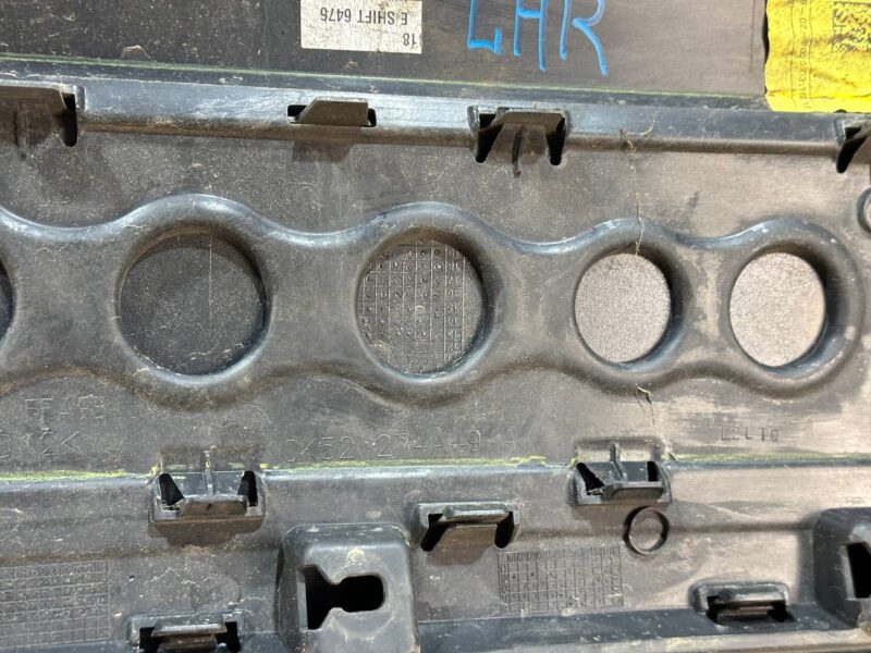 LR125983 Rear left door molding Range Rover L405 (2013-2021) Used - Image 13