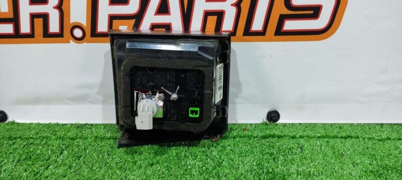 LR135479 Rear left light in the trunk lid Land Rover Discovery Sport L550 (2015-) Used cost 150 € in stock 3 pcs.